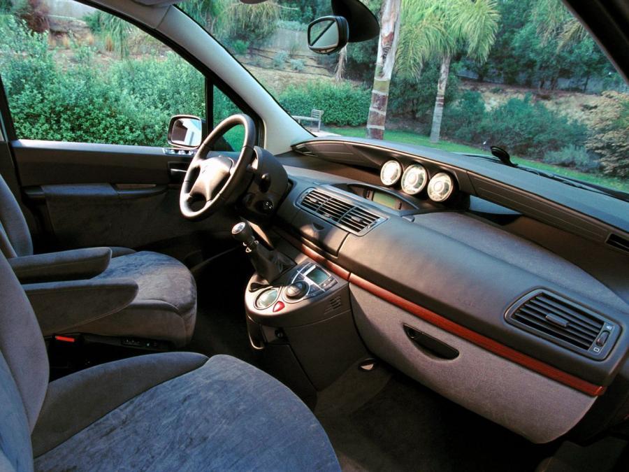  Citroen C8 2002 года  (фото 5 из 28)